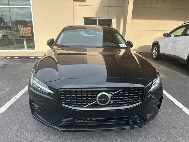 2025 Volvo S60 B5 Core photo 5
