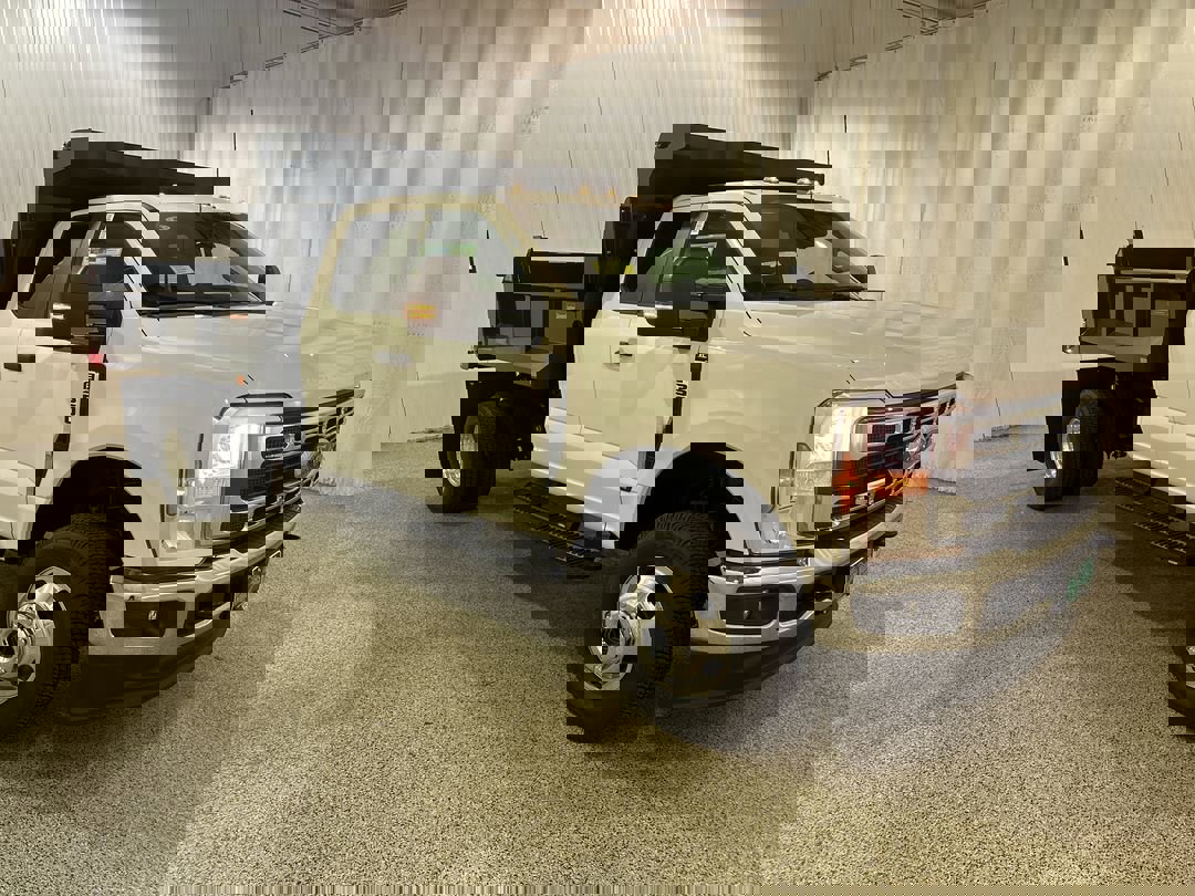 2025 Ford F-350 Super Duty Chassis Cab XL's photo