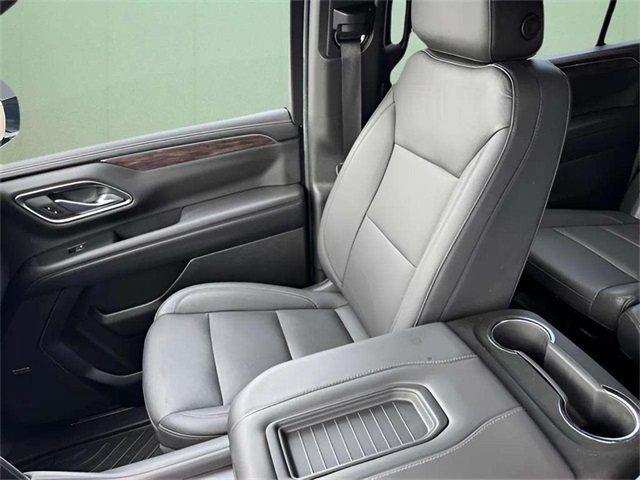 2022 Chevrolet Suburban LT photo 8