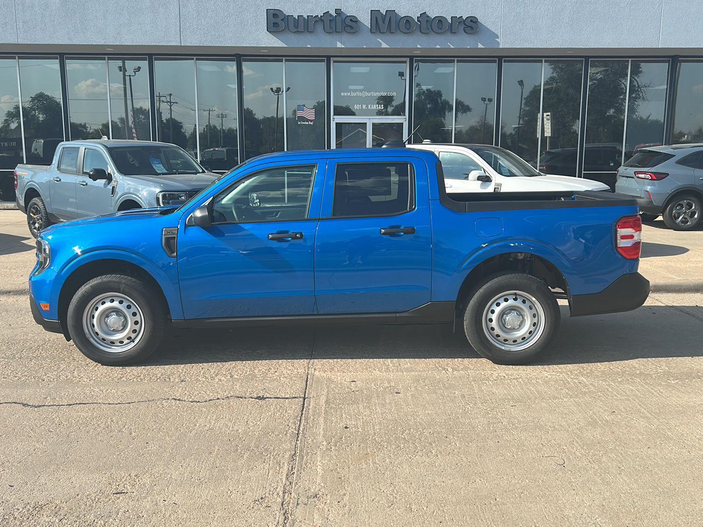 2025 Ford Maverick XL's photo