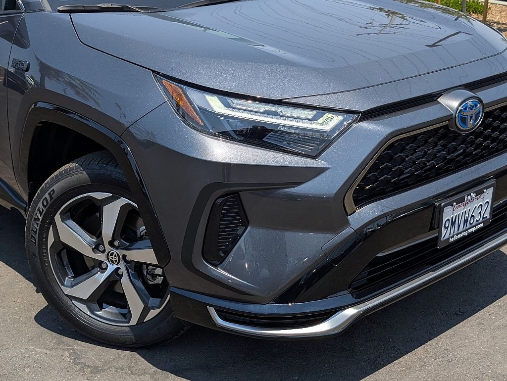 2024 Toyota RAV4 Prime SE photo 3