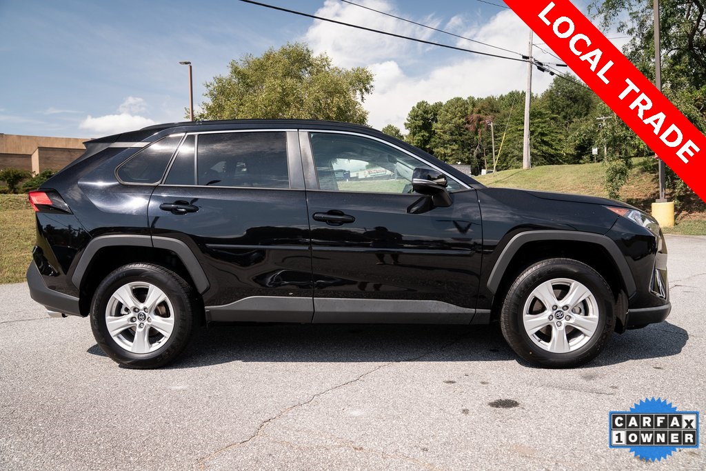 2021 Toyota RAV4 XLE photo 6