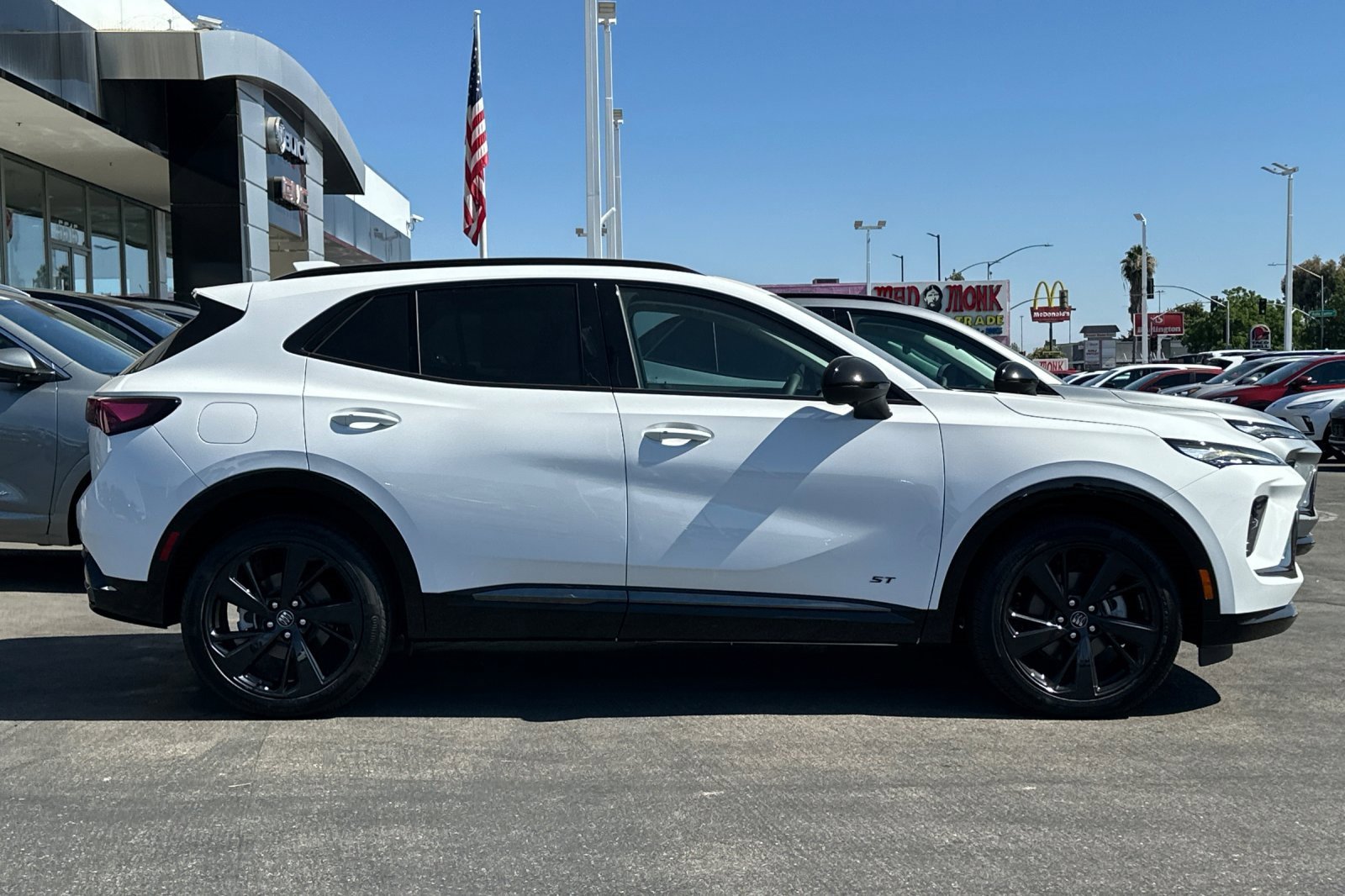 2025 Buick Envision Sport Touring photo 4