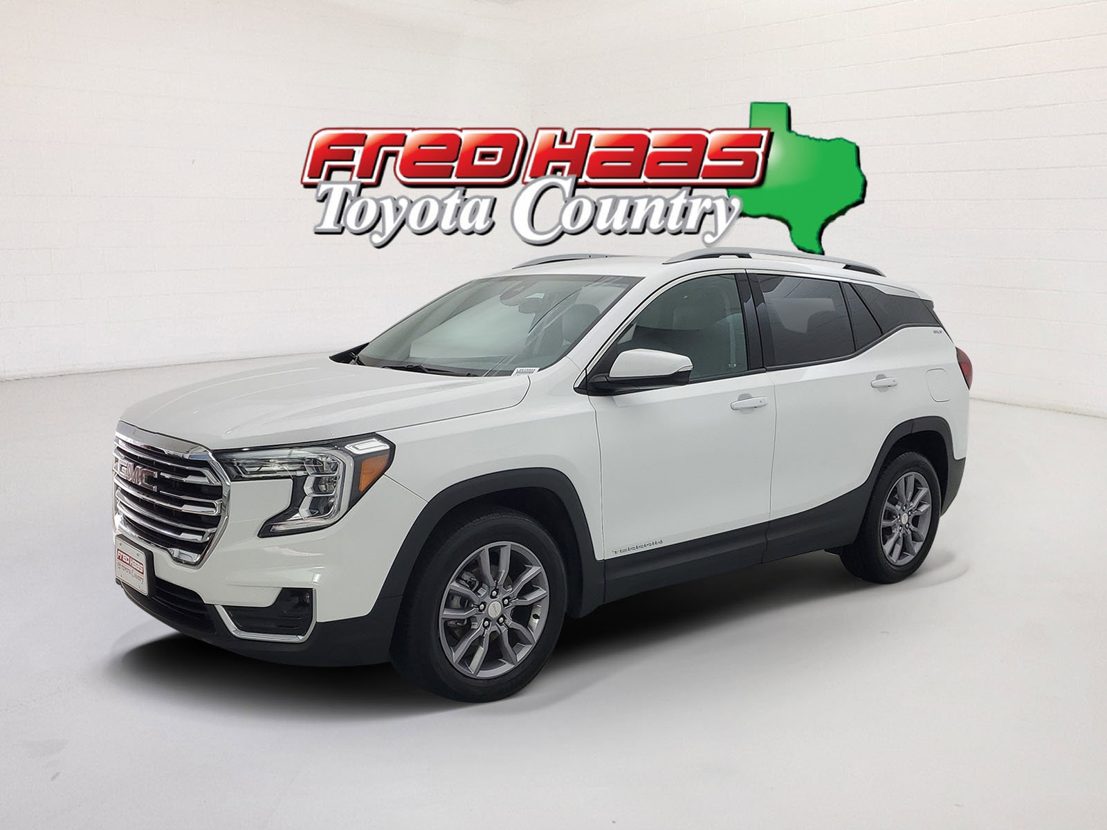 2023 GMC Terrain SLT's photo