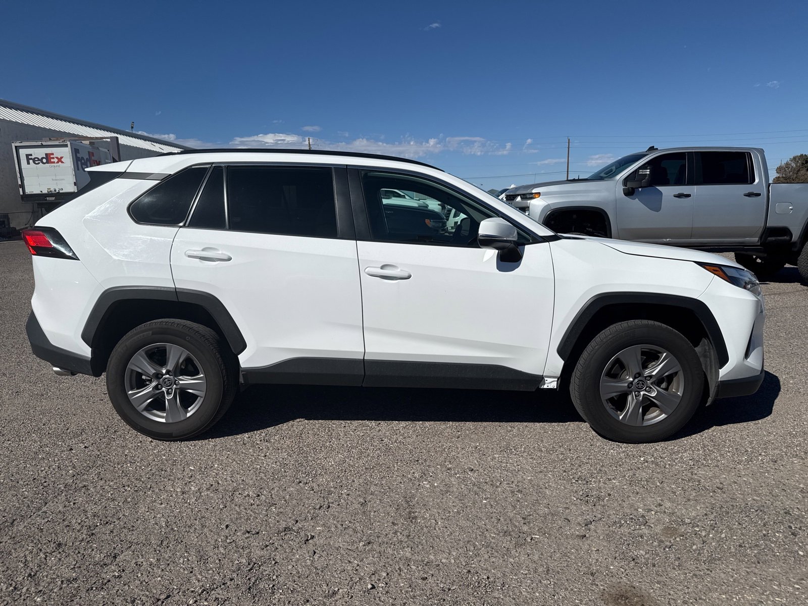 2024 Toyota RAV4 XLE photo 3