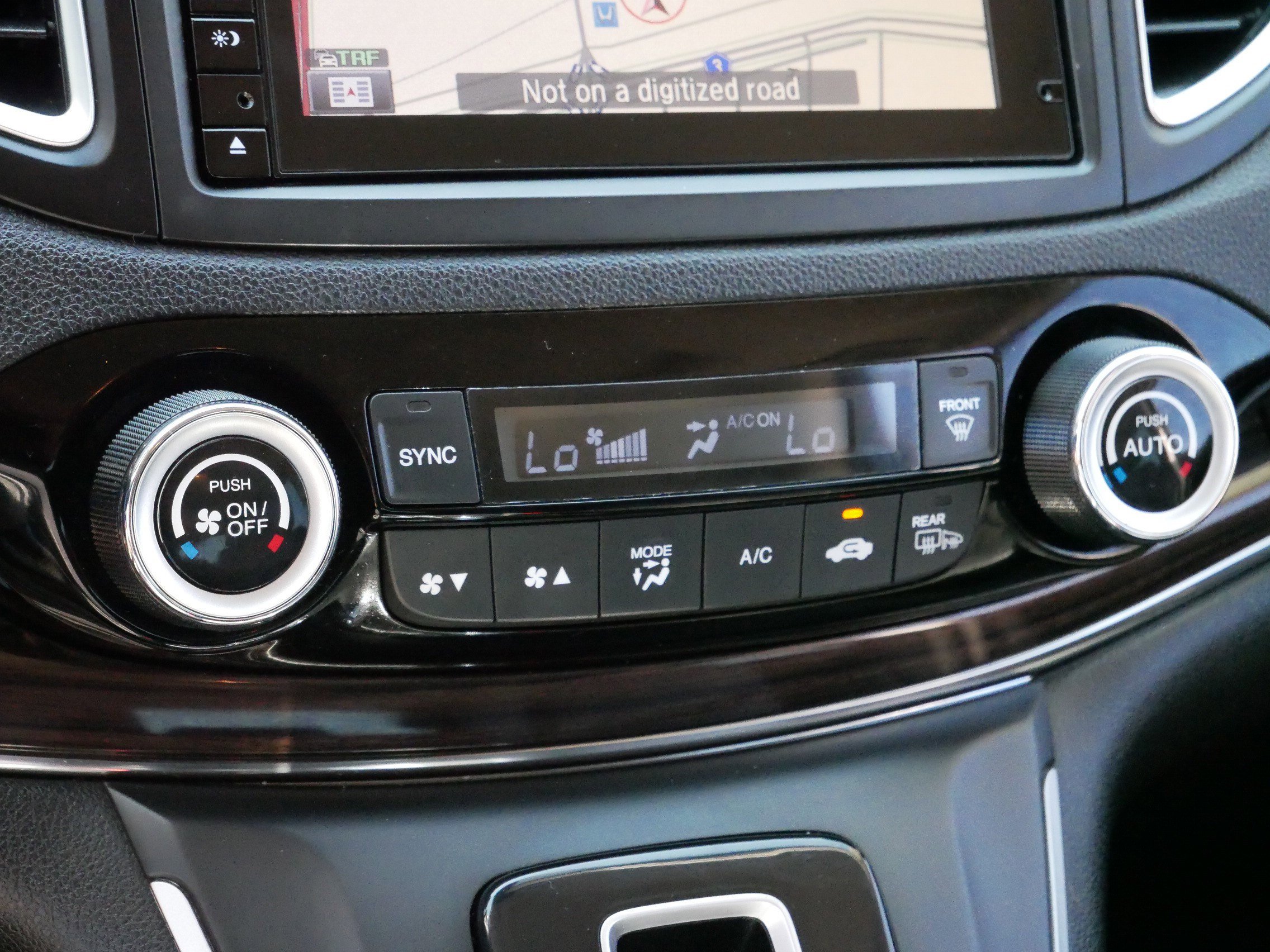 2015 Honda CR-V Touring photo 23