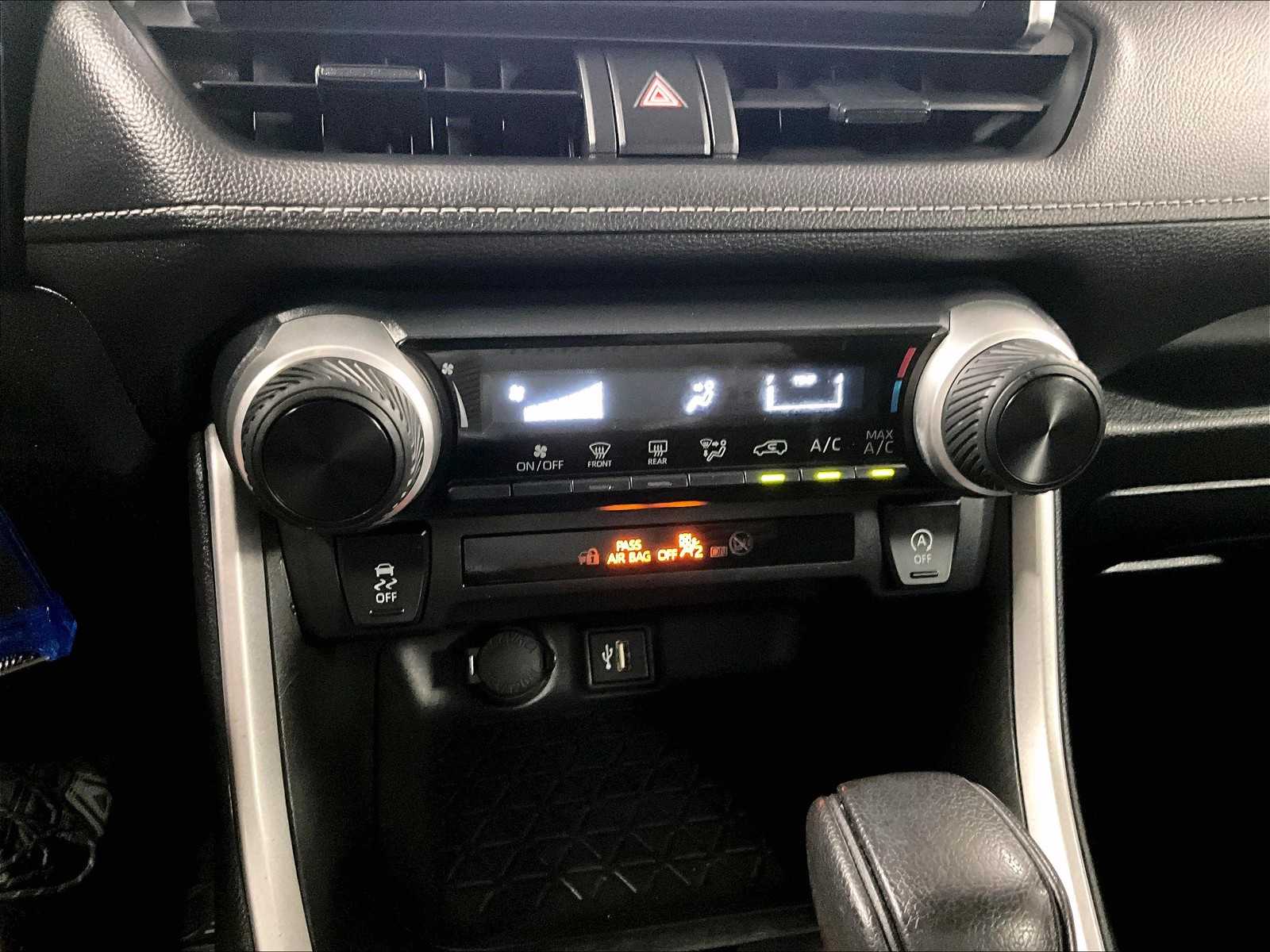 2023 Toyota RAV4 LE photo 25