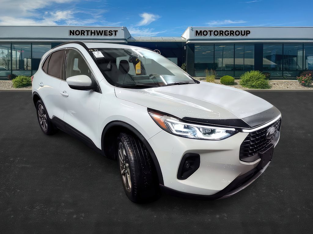 2025 Ford Escape Platinum's photo