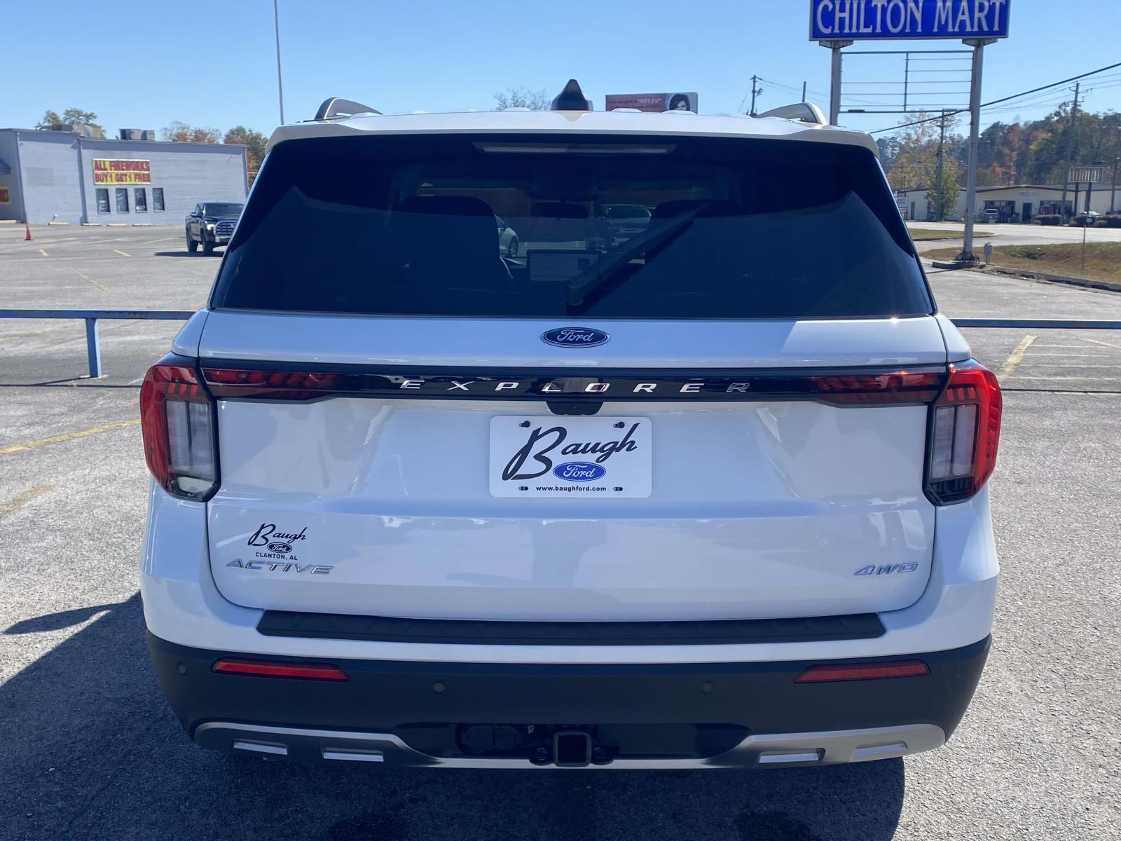 2026 Ford Explorer photo 3