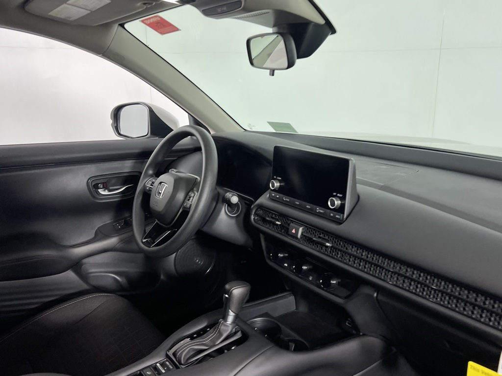 2025 Honda HR-V LX photo 29
