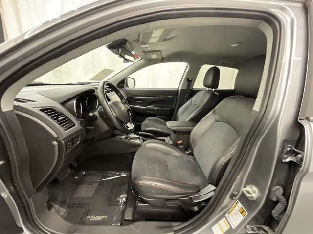 2023 Mitsubishi Outlander Sport SE photo 4