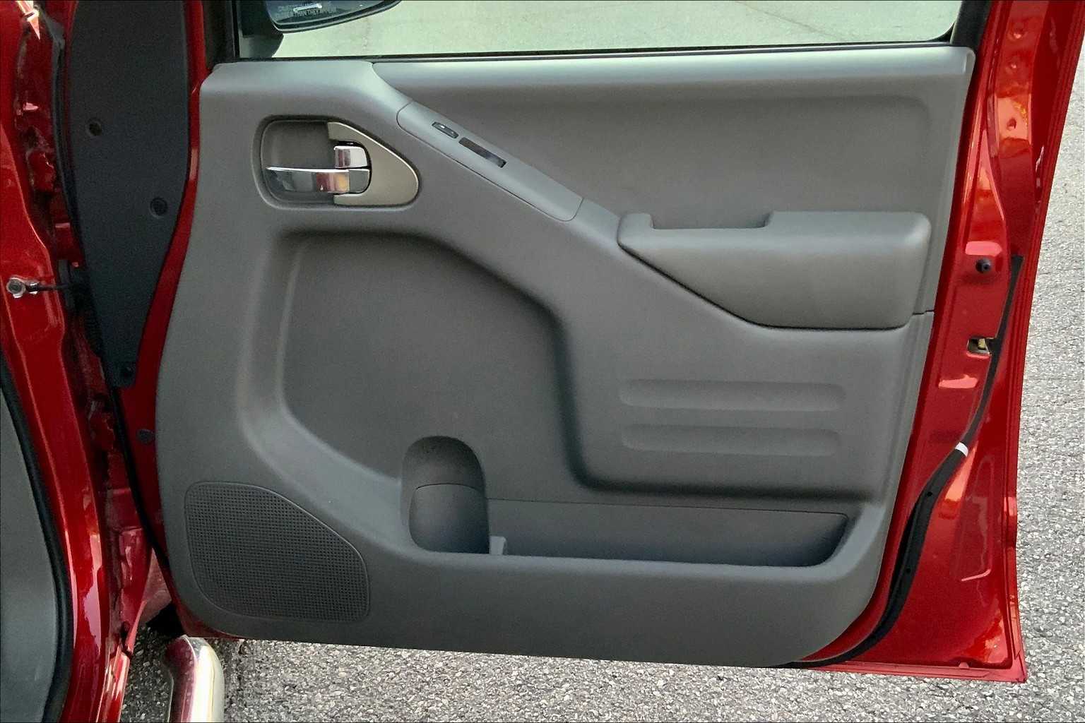 2017 Nissan Frontier SV photo 20