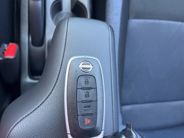 2025 Nissan Versa 1.6 SV photo 20