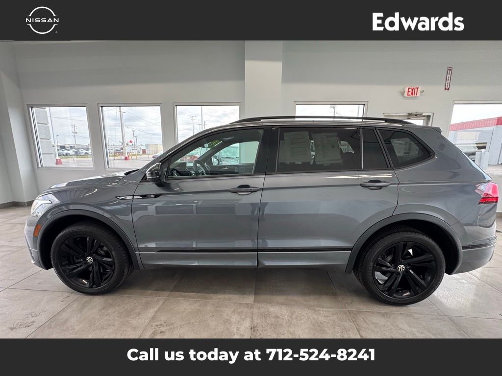 2023 Volkswagen Tiguan SE R-Line Black photo 3