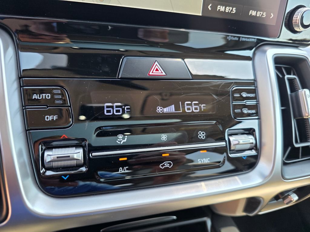 2022 Kia Sorento S photo 18