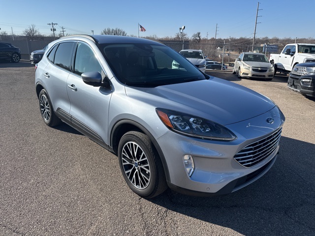 2022 Ford Escape Titanium's photo