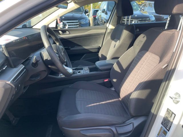 2025 Kia K5 LXS photo 8