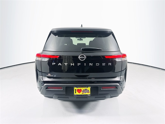 2025 Nissan Pathfinder S photo 3