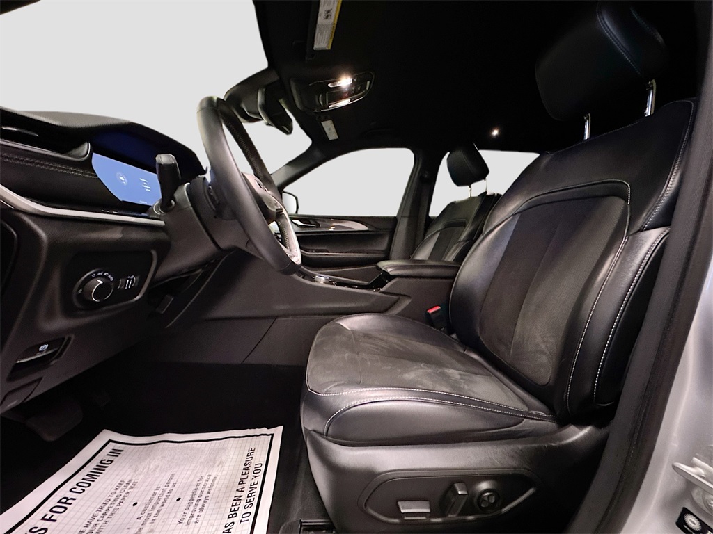 2021 Jeep Grand Cherokee Altitude photo 5
