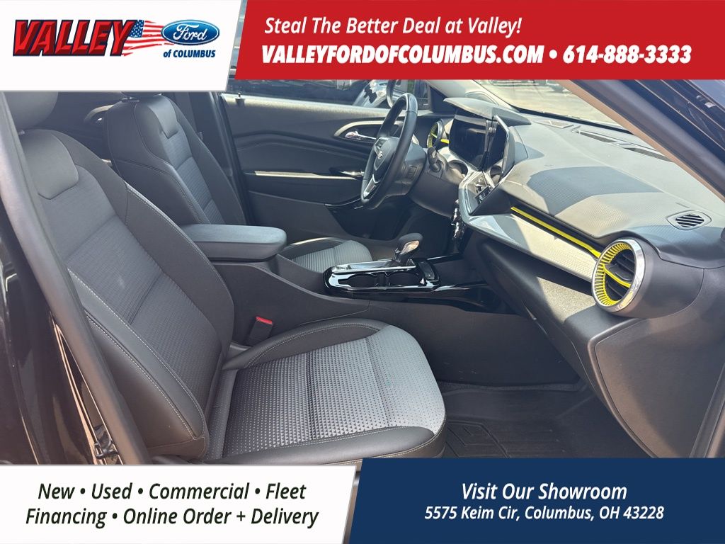 2024 Chevrolet Trax LT photo 13