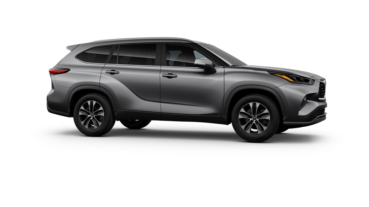2025 Toyota Highlander XLE photo 13