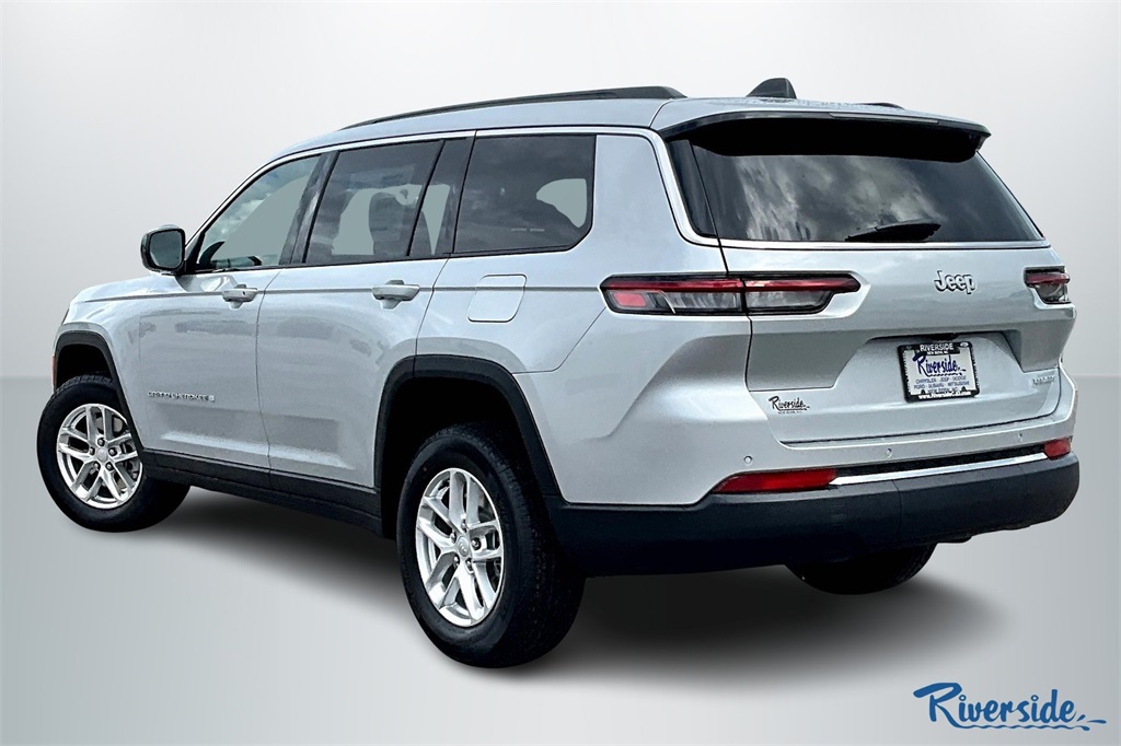 2025 Jeep Grand Cherokee Laredo X photo 3