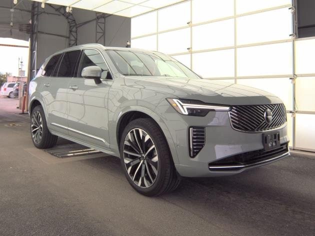 2025 Volvo XC90 Plus photo 2