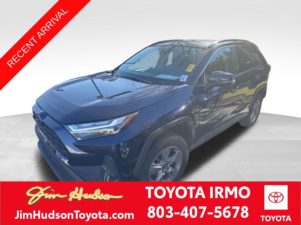 2024 Toyota RAV4 XLE's photo