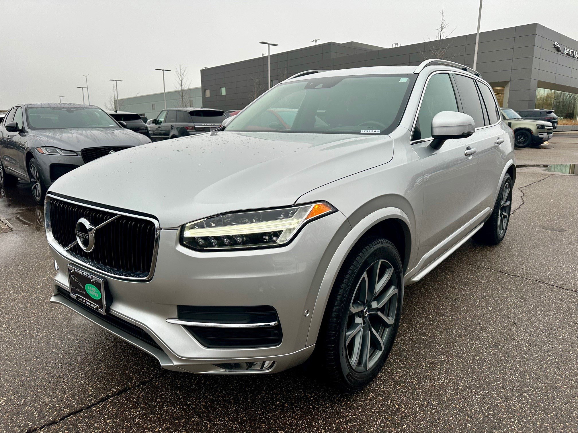 2018 Volvo XC90 Momentum's photo