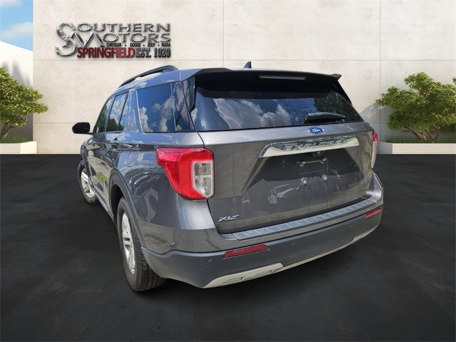 2023 Ford Explorer XLT photo 2