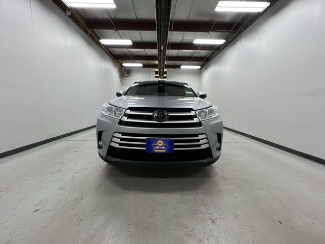 2019 Toyota Highlander XLE photo 3