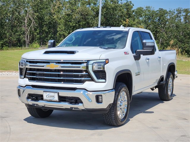 2025 Chevrolet Silverado 2500HD LTZ photo 2