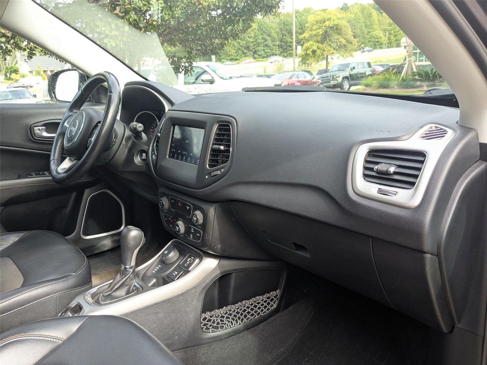 2017 Jeep Compass Latitude photo 28