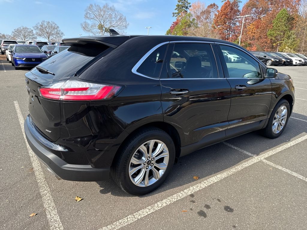2024 Ford Edge Titanium photo 4