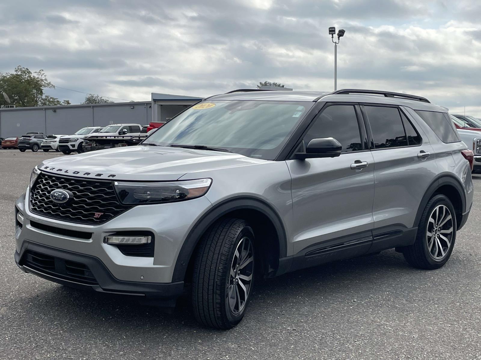 2020 Ford Explorer ST photo 4