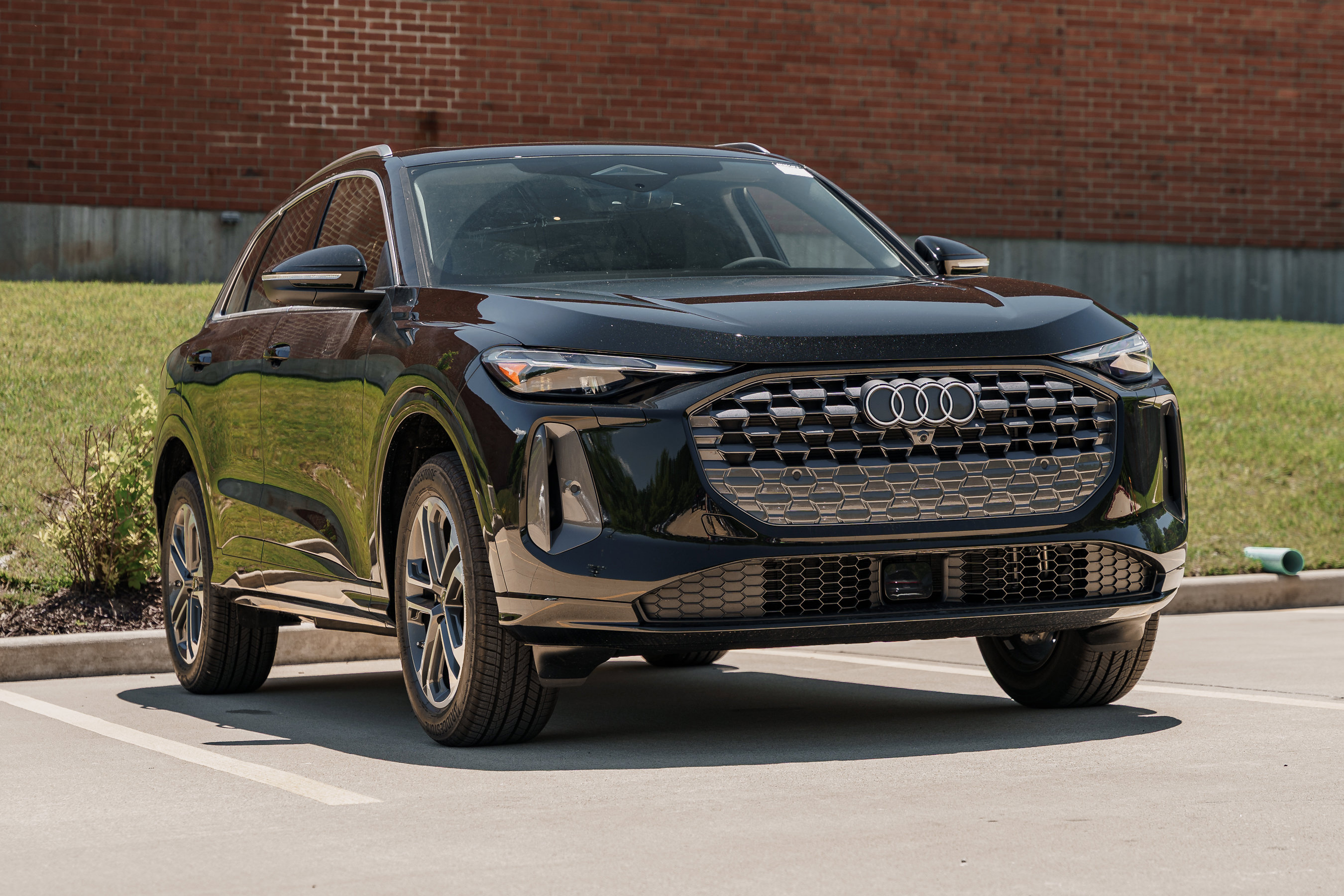 New 2025 MYTHOS BLACK Audi Premium image 1