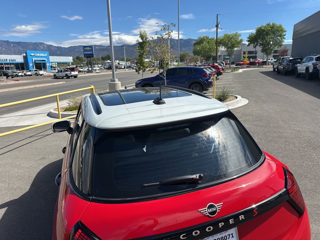 2025 Mini Cooper 4 Door Hardtop Signature photo 9
