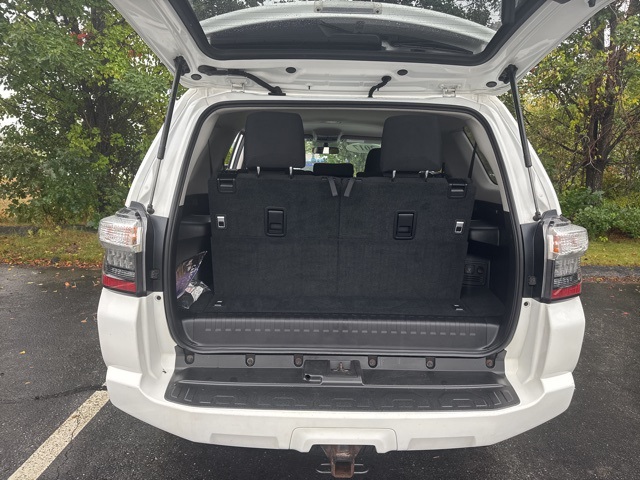 2017 Toyota 4Runner SR5 photo 10