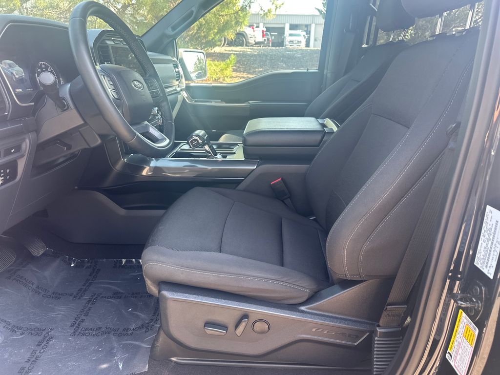 2023 Ford F-150 XLT photo 9