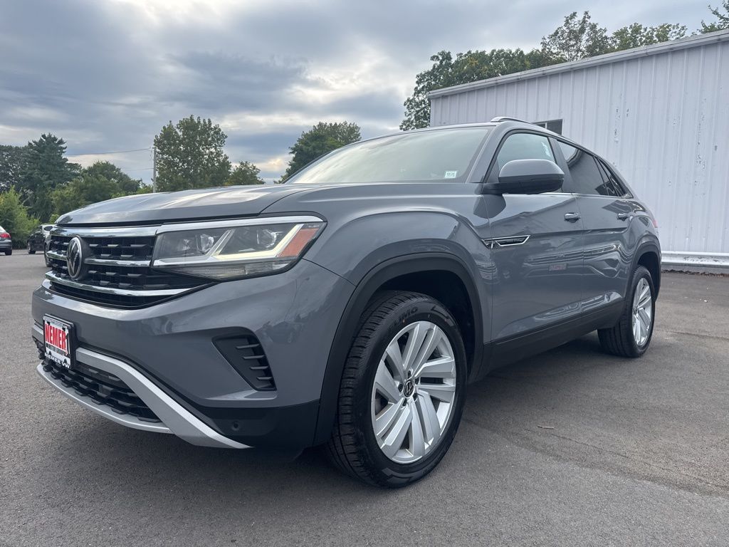 2022 Volkswagen Atlas Cross Sport SE Technology photo 3