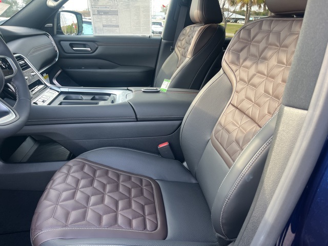 2025 Nissan Armada Platinum Reserve photo 6