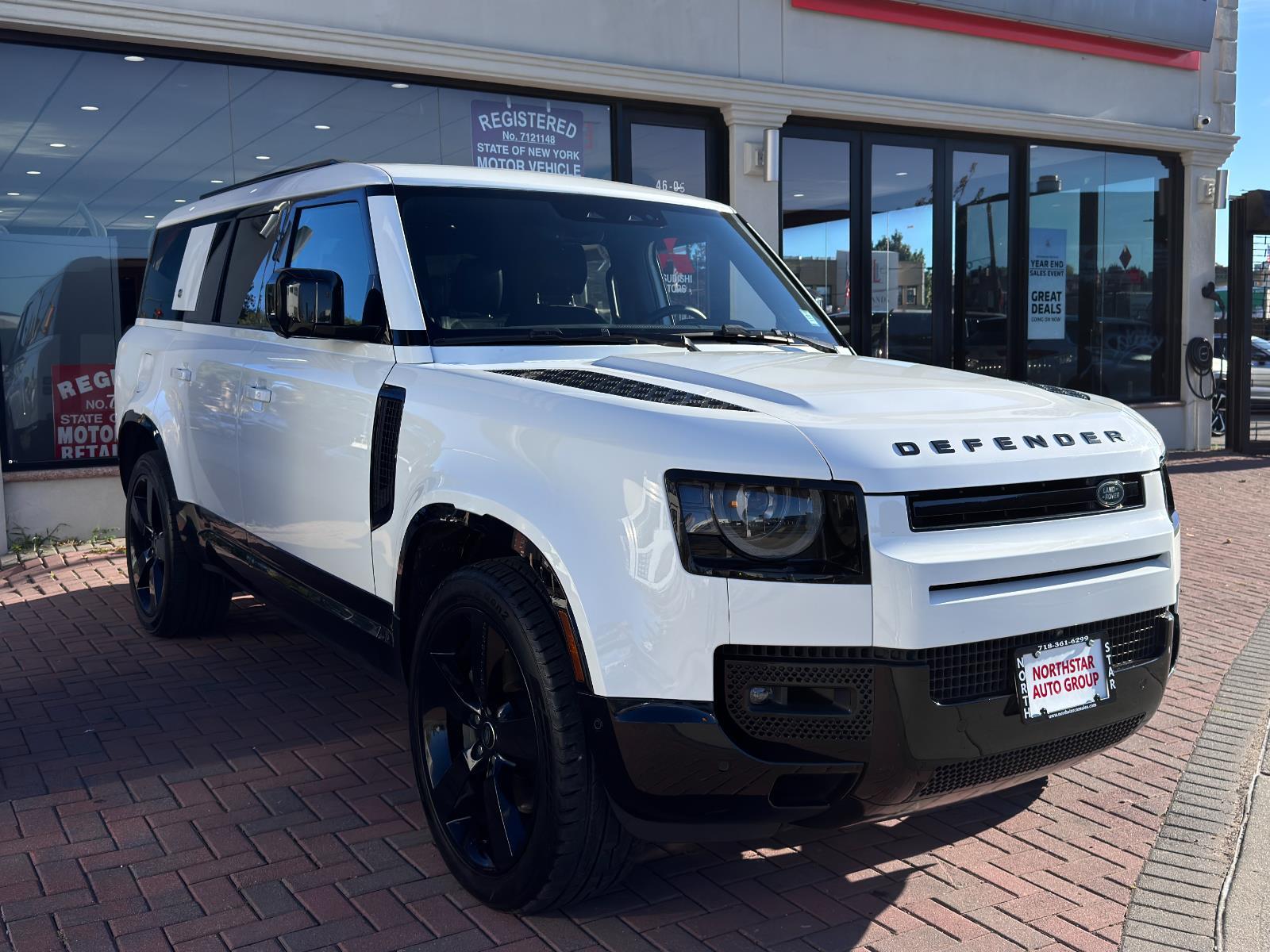 2024 Land Rover Defender X-Dynamic SE photo 2