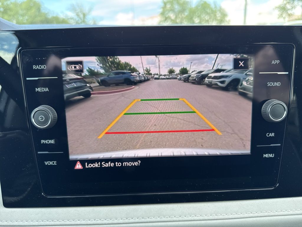 2025 Volkswagen Taos SE photo 27