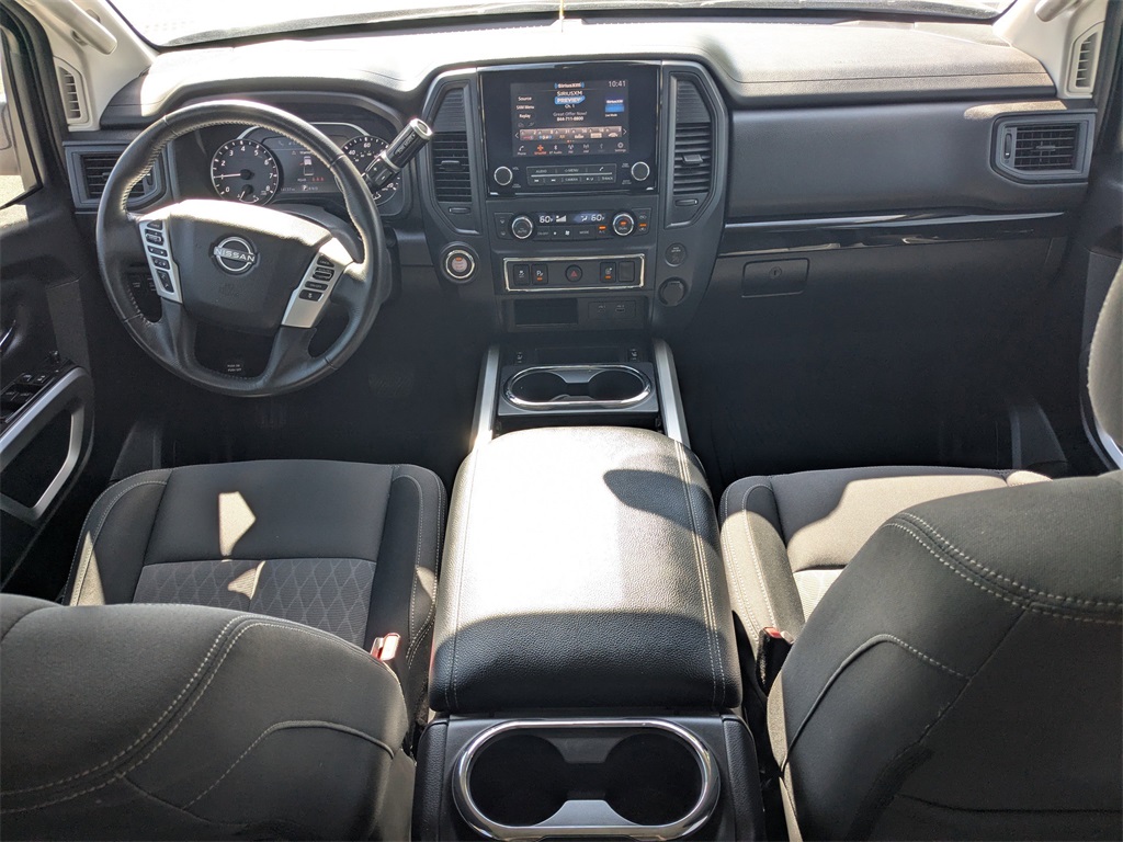 2024 Nissan Titan SV photo 14