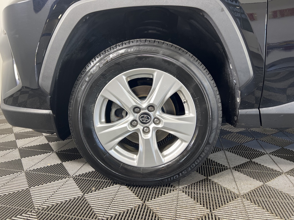 2019 Toyota RAV4 XLE photo 30