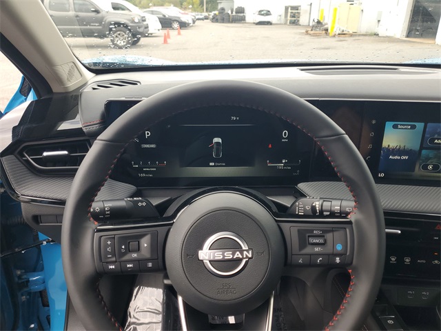 2025 Nissan Kicks SR photo 11