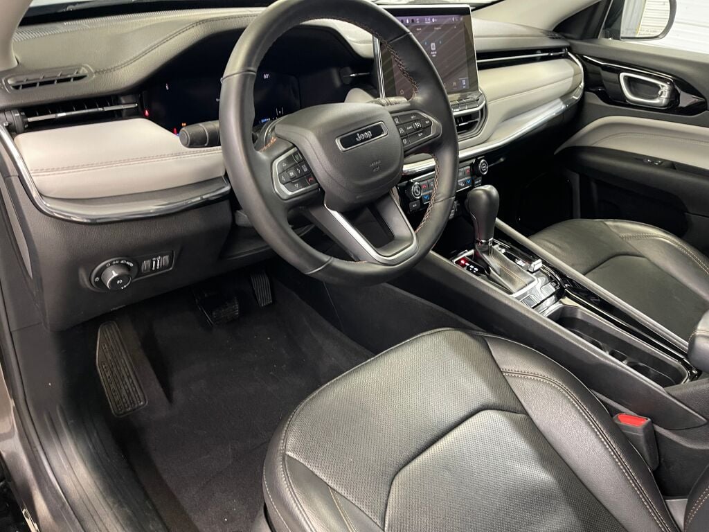 2022 Jeep Compass Limited photo 7