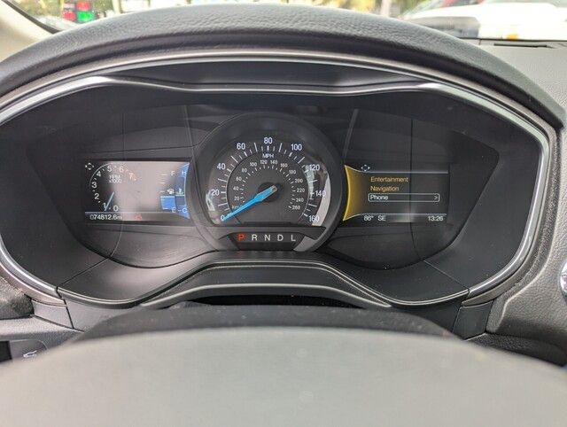 2020 Ford Fusion SE photo 19
