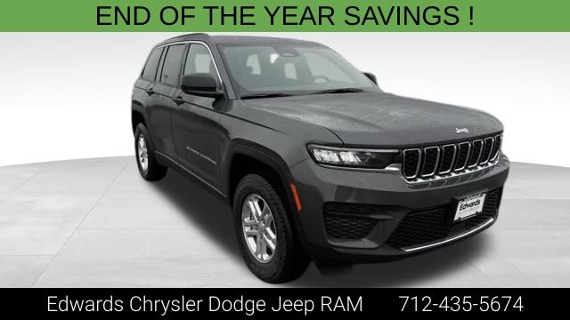 2025 Jeep Grand Cherokee Laredo's photo
