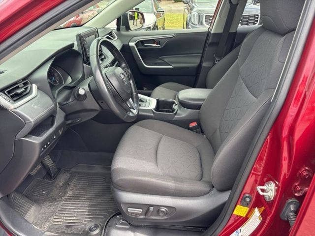 2022 Toyota RAV4 Hybrid XLE photo 9